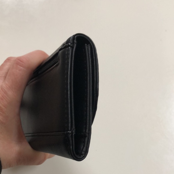 Guess - Black Wallet - Picture 13 of 13